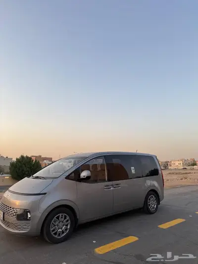 فان هيونداي ستاريا 2022 6
