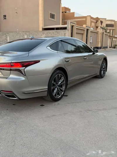 لكزس LS 500 F اف سبورت تون توربو 2020 4