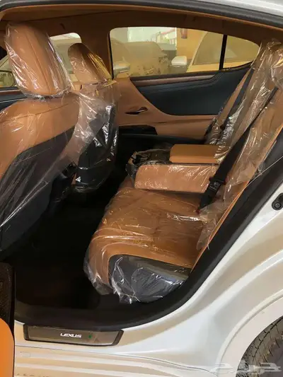 لكزس ES 350 فئه CC بريمي موديل 2025 متوفر لدى الحسن 5