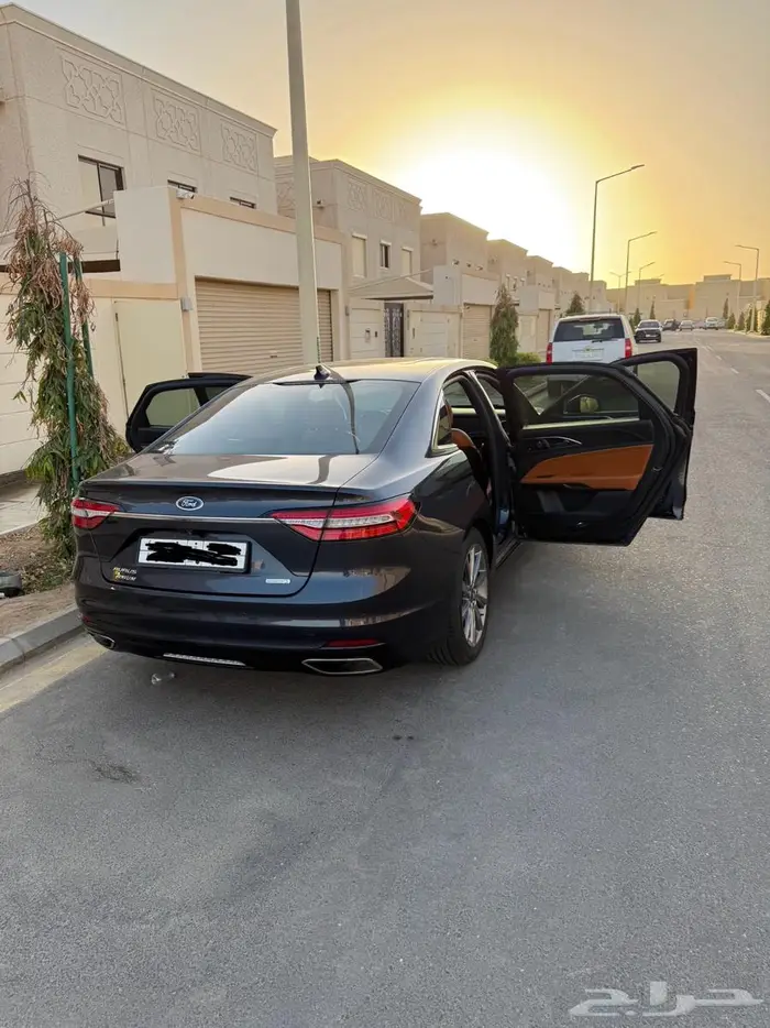 فورد تورس 2021 تيتانيوم فل كامل 3
