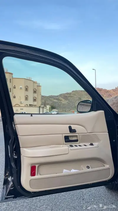 فورد فكتوريا شبه مخزن 2011 22