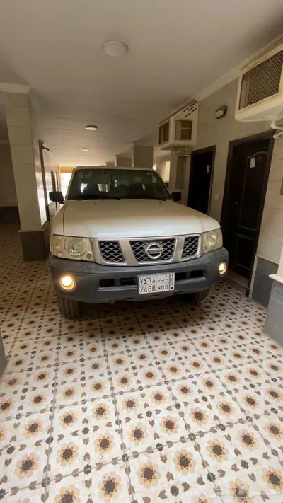 نيسان فتك للبيع 2009 5