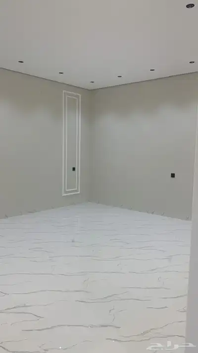 للبيع فلل مودرن فخمه بحي الوادي 8