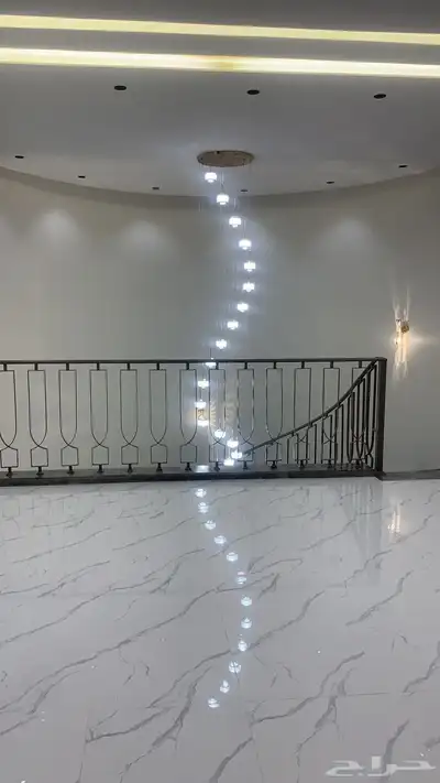 للبيع فلل مودرن فخمه بحي الوادي 9