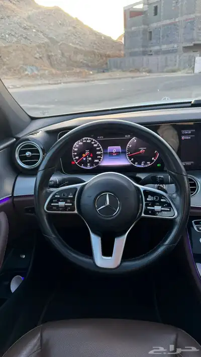 ميرسيدس E300 6