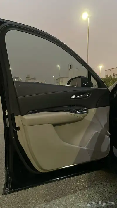 كاديلاك مصدوم XT42019 4