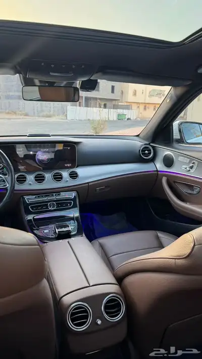 ميرسيدس E300 10