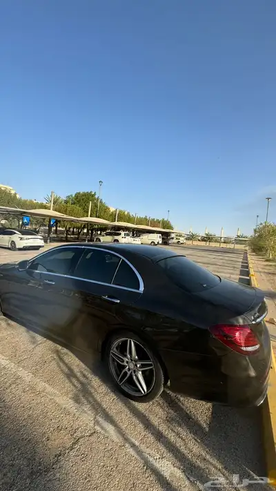 Mercedes-Benz   E300   2017 1