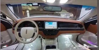 Lincoln Town Car 0