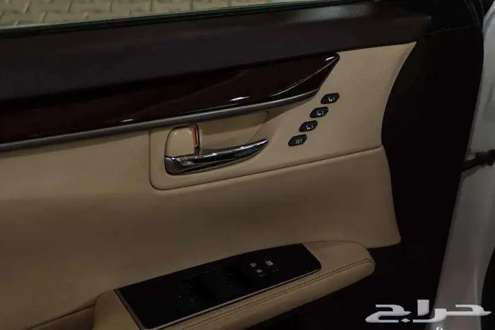 لكزس ES350 فل كامل DD موديل 2016 7