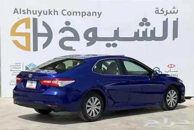 تويوتا كامري LE ازرق 2019 5
