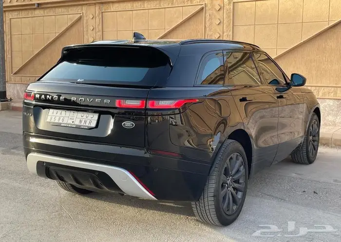رنج روفر 2023 اسود 5