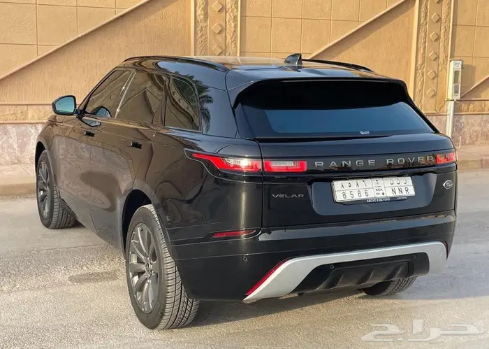 رنج روفر 2023 اسود 4