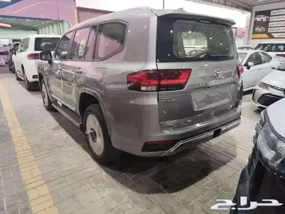 تويوتا لاندكروزر GXR رقم 3 2025 4