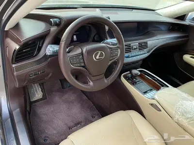 لكزس LS500 2018 9