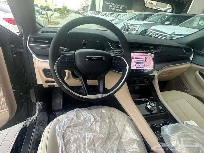 جيب جراند شيروكي 2025 يوجد 50 50 يوجد عرض البنك العربي 2