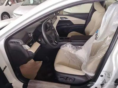 كامري E استاندر 2025 4