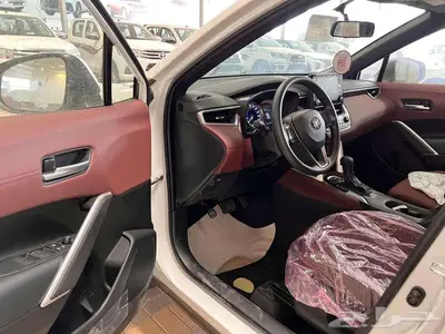 كورولا كروس ستاندر ونص فل 2025 22