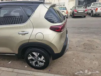 للبيع سيارة كيا سونيت موديل 2021 فل كامل بفتحت سقف 3