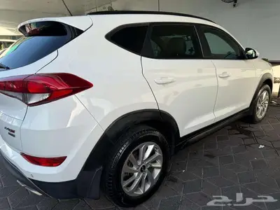 Hyundai Tucsan  2016  4 4 6