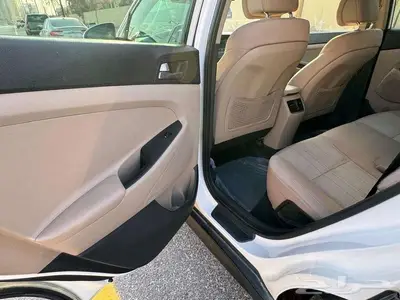 Hyundai Tucsan  2016  4 4 0