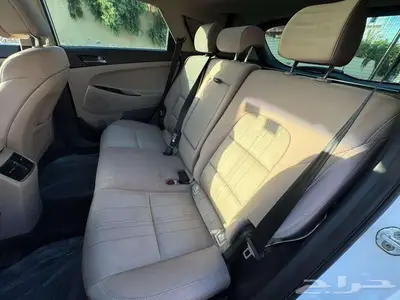 Hyundai Tucsan  2016  4 4 5