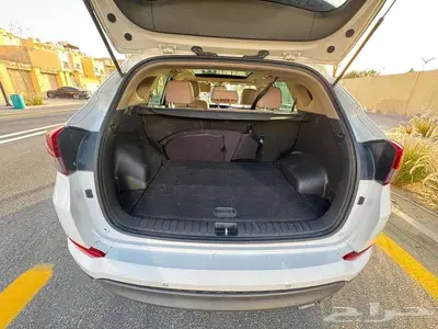 Hyundai Tucsan  2016  4 4 2