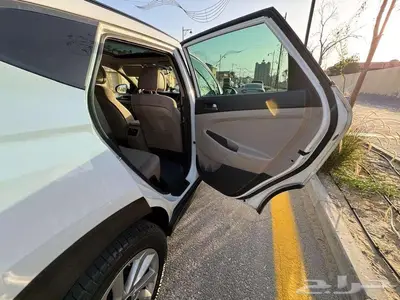 Hyundai Tucsan  2016  4 4 1