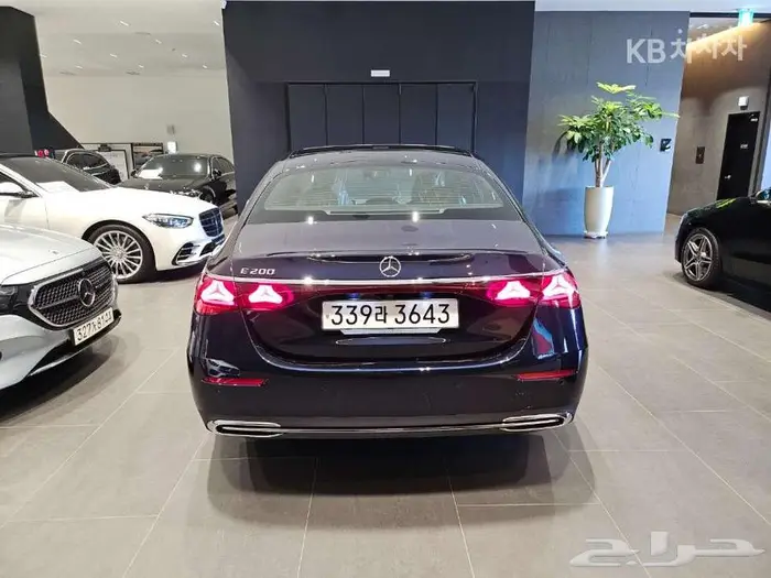 مرسيدس E200 2024 فل كامل بانوراما اصفار 3