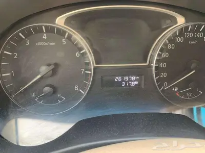 نيسان 5