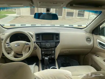 نيسان 4