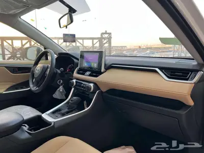 تويوتا راف فور LE دفع امامي بنزين 2025 14