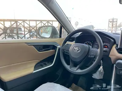 تويوتا راف فور LE دفع امامي بنزين 2025 9