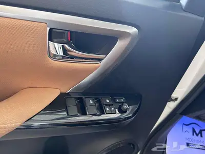 تويوتا فروتشنر 2023 VX - سلندر 6 13