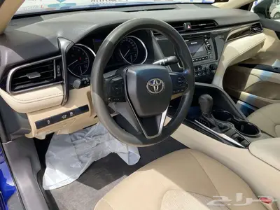 تويوتا كامري LE ازرق 2019 10
