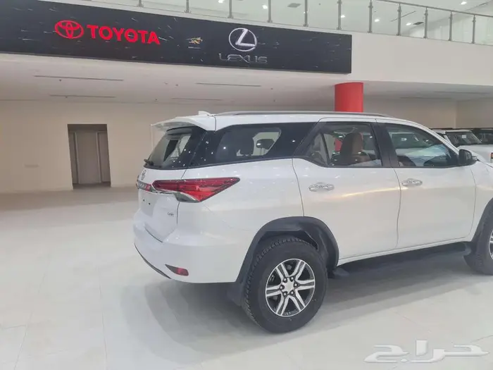 فورشنر 6 سلندر VX1 بتزين موديل 2025 4