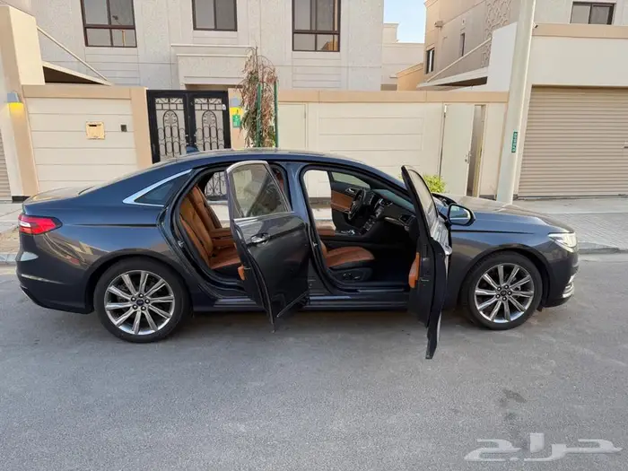 فورد تورس 2021 تيتانيوم فل كامل 1