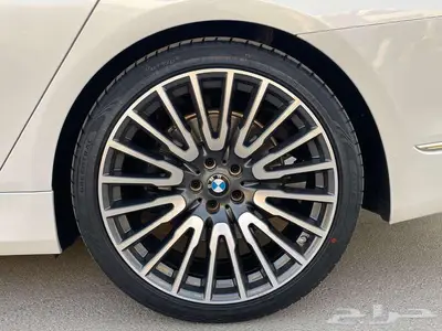 بي إم دبليو 750LI أبيض 2016 فل ماشي 25 ألف بحالة ممتازة جدا 75
