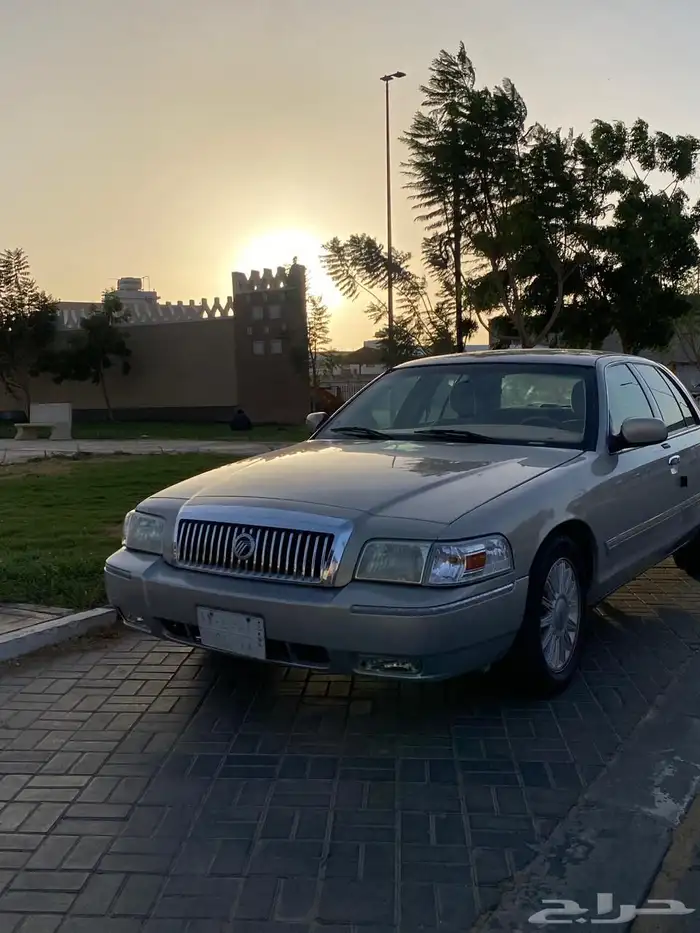 فورد قراند ماركيز موديل 2010 17