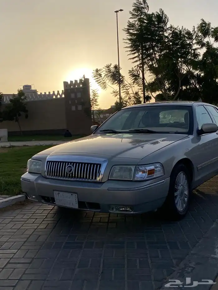 فورد قراند ماركيز موديل 2010 13