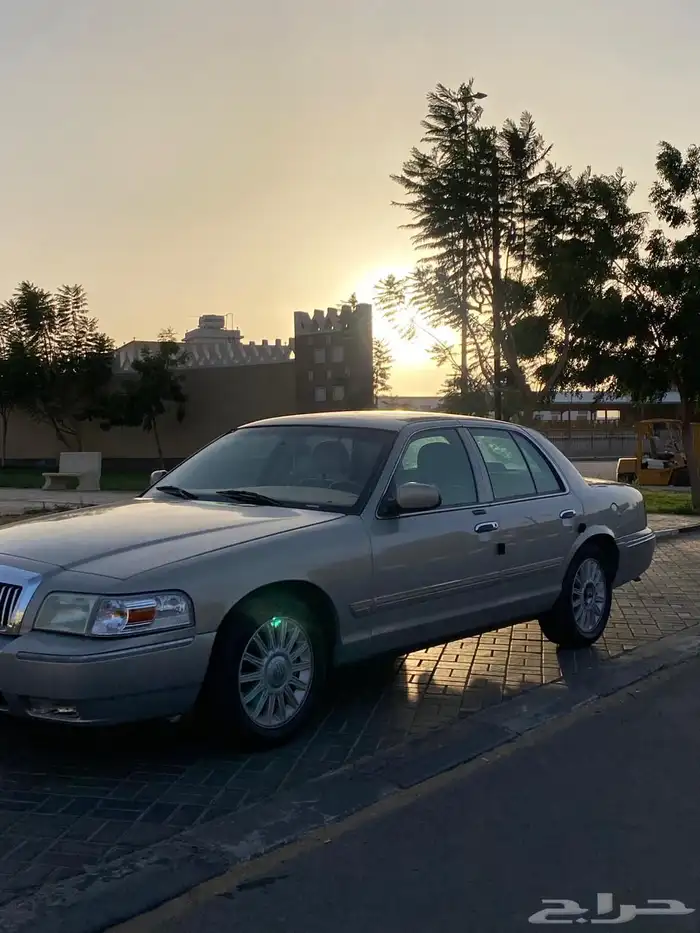 فورد قراند ماركيز موديل 2010 11