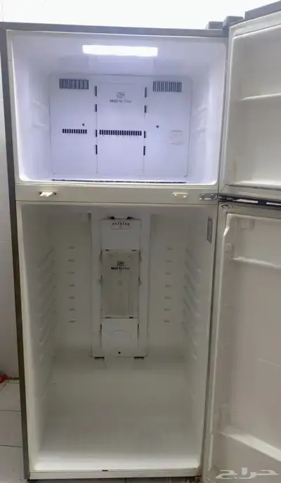 للبيع ثلاجه فيه خراب بسيط 0