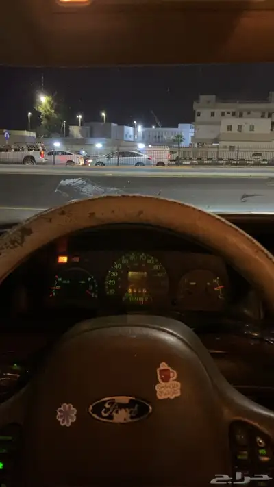 فورد فكتوريا 2002 6