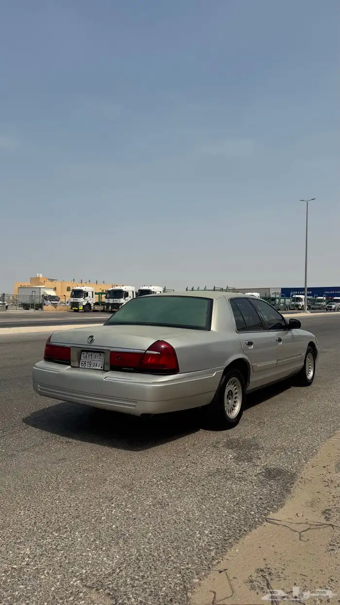 فورد قراند ماركيز 2000 1
