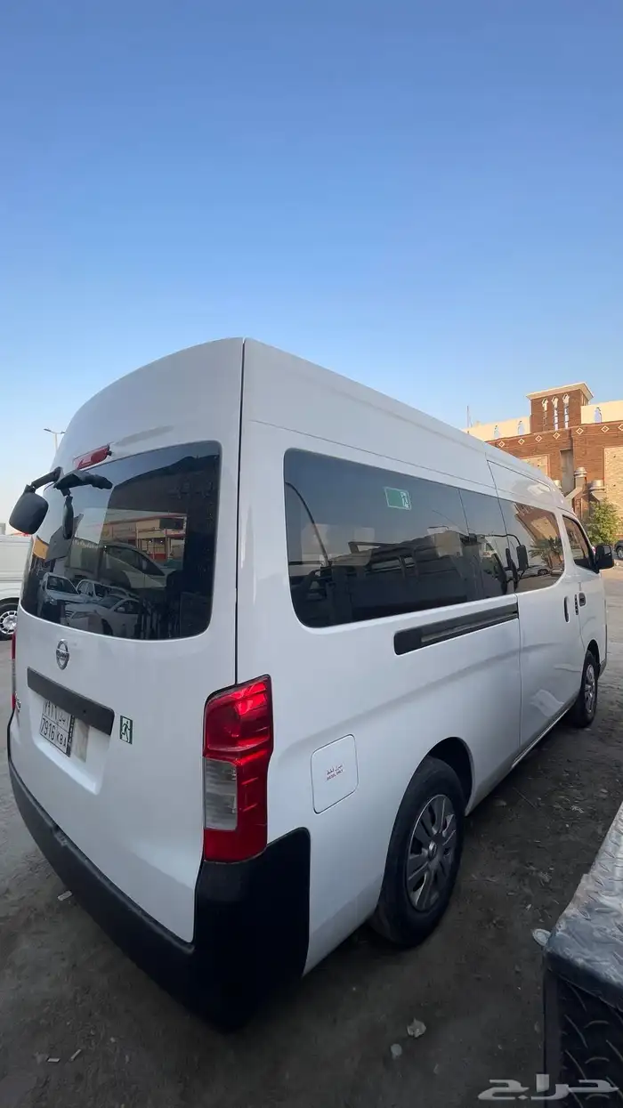 للبيع باص اورفان نيسان ركاب ديزل نظيف 5