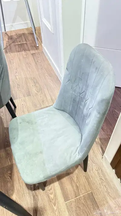 طاولة طعام 4