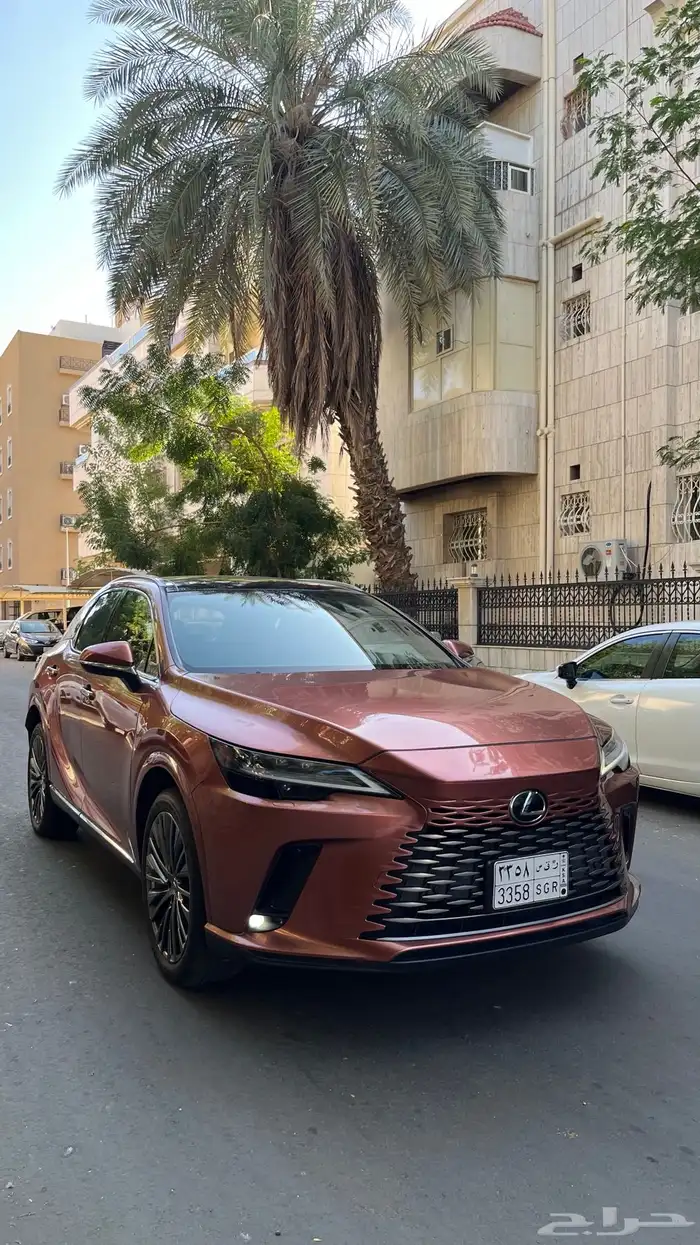 لكزس RX 2023 (BB) شبه جديد 1