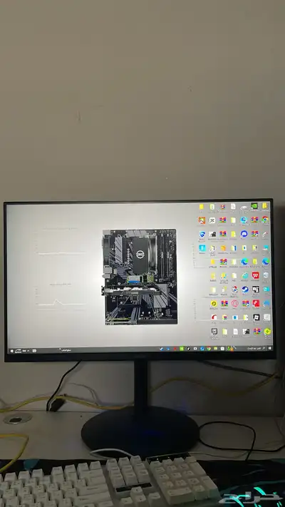 شاشه قيمنق 180 hz 1