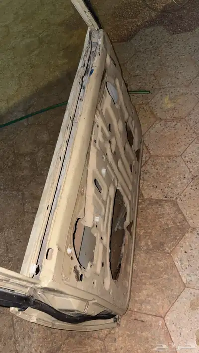 للبيع باب شاص يسار ورفرف يمين 4