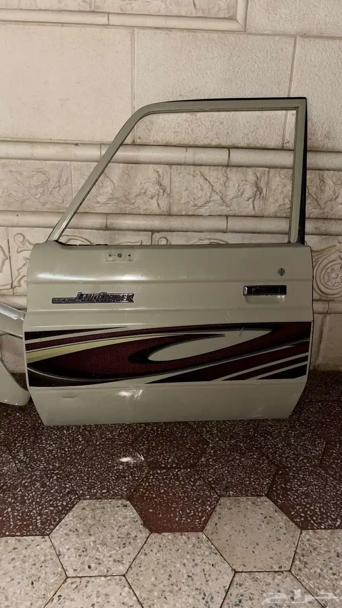 للبيع باب شاص يسار ورفرف يمين 0